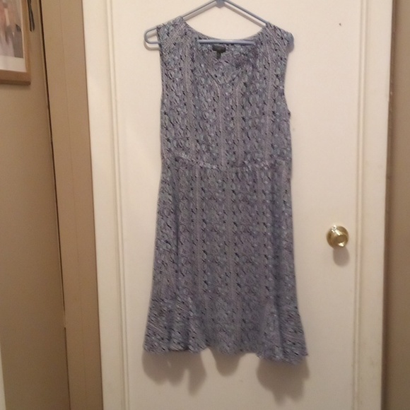 Talbots Paisley Sleeveless Flowing Dress - Size 12P - Picture 1 of 8